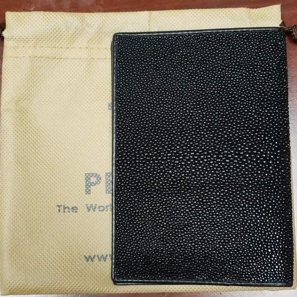 Pelgio stingray passport cover - Picture 4 of 4